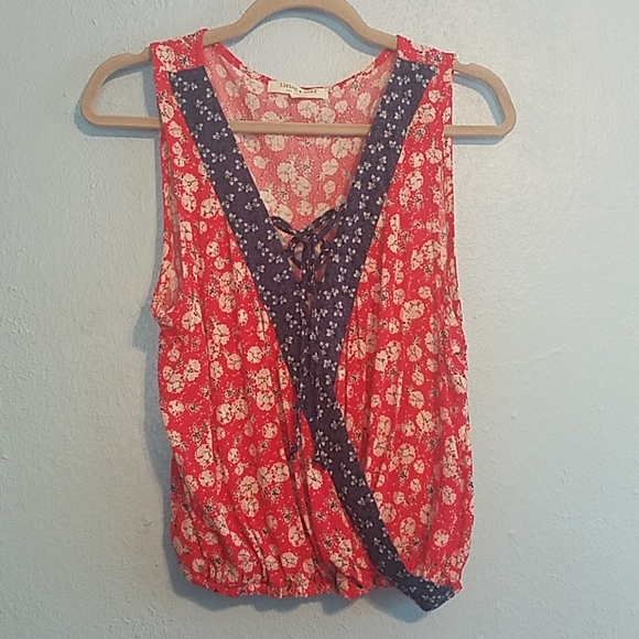 Red top - Picture 1 of 8